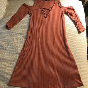 Open shoulder dress💕